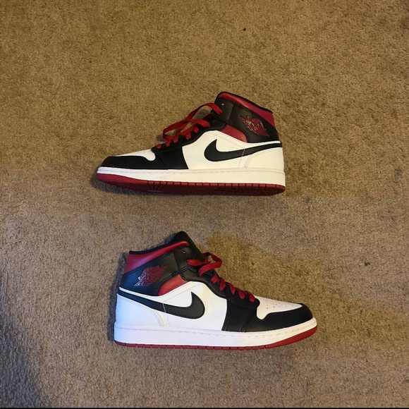 2023 AIR JORDAN 1 MID GYM RED BLACK TOE’ - Picture 5 of 7